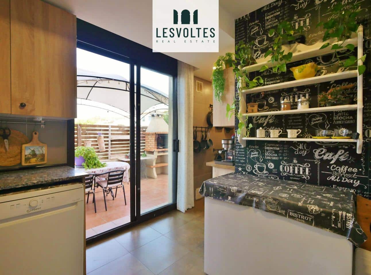5 bedroom Villa for sale in Vall-llobrega with garage - € 550,000 (Ref: 10081917)