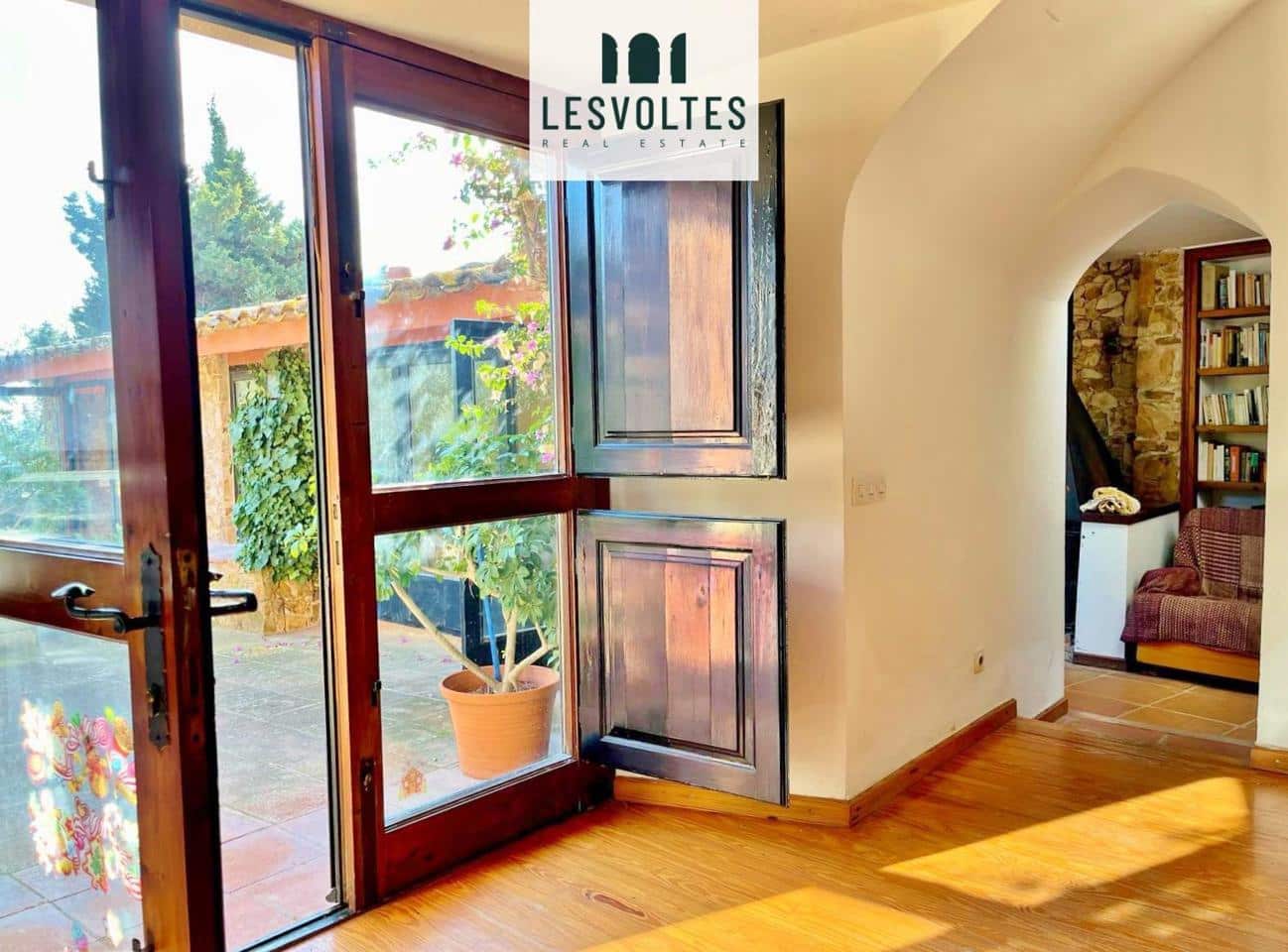 3 bedroom Villa for sale in Mont-ras with garage - € 745,000 (Ref: 10081919)
