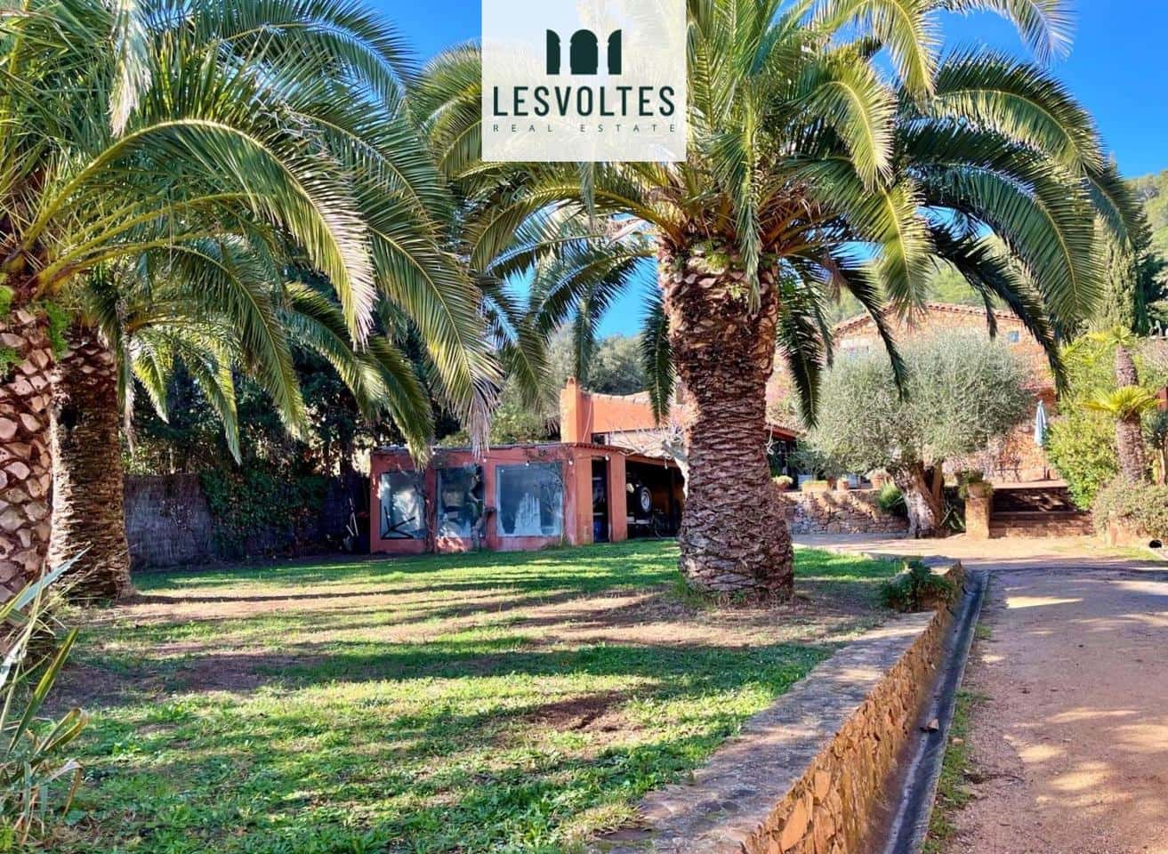 3 bedroom Villa for sale in Mont-ras with garage - € 745,000 (Ref: 10081919)