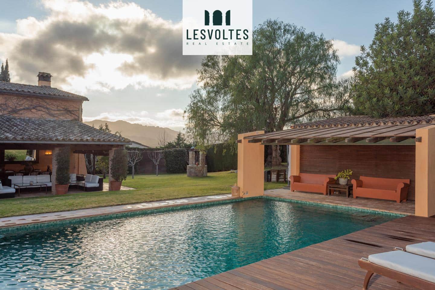 Chalet de 7 habitaciones en Santa Cristina d'Aro en venta con piscina garaje - 4.215.000 € (Ref: 10081921)