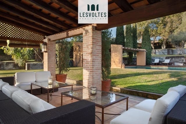 Chalet de 7 habitaciones en Santa Cristina d'Aro en venta con piscina garaje - 4.215.000 € (Ref: 10081921)