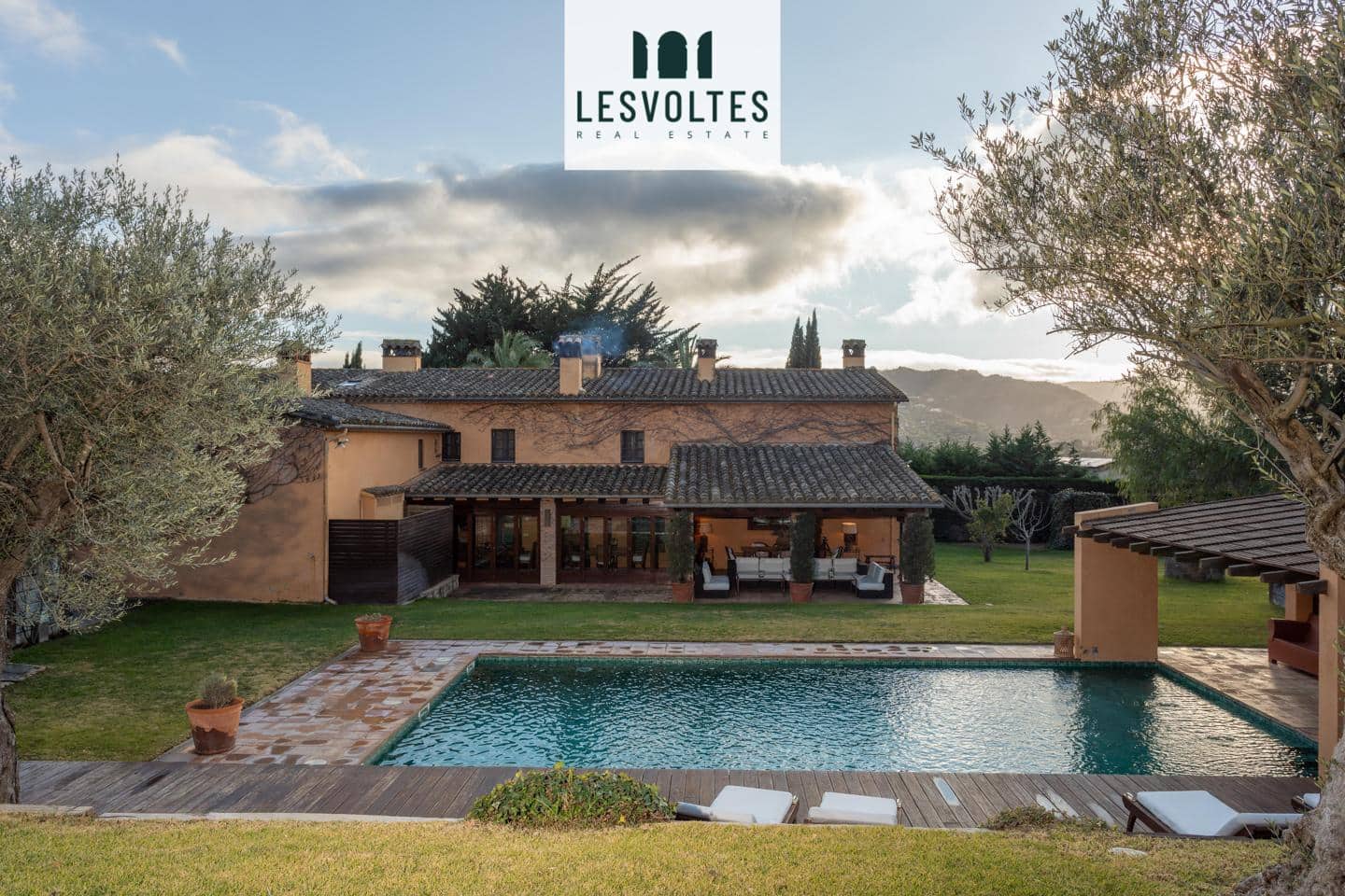 Chalet de 7 habitaciones en Santa Cristina d'Aro en venta con piscina garaje - 4.215.000 € (Ref: 10081921)
