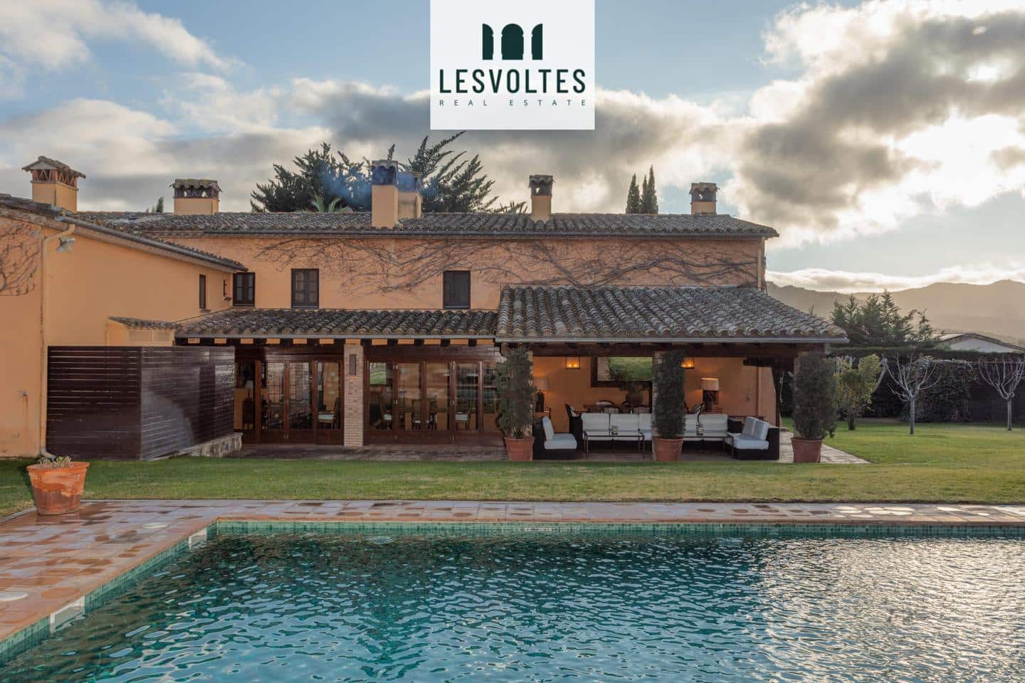 Chalet de 7 habitaciones en Santa Cristina d'Aro en venta con piscina garaje - 4.215.000 € (Ref: 10081921)