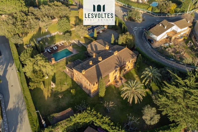 Chalet de 7 habitaciones en Santa Cristina d'Aro en venta con piscina garaje - 4.215.000 € (Ref: 10081921)