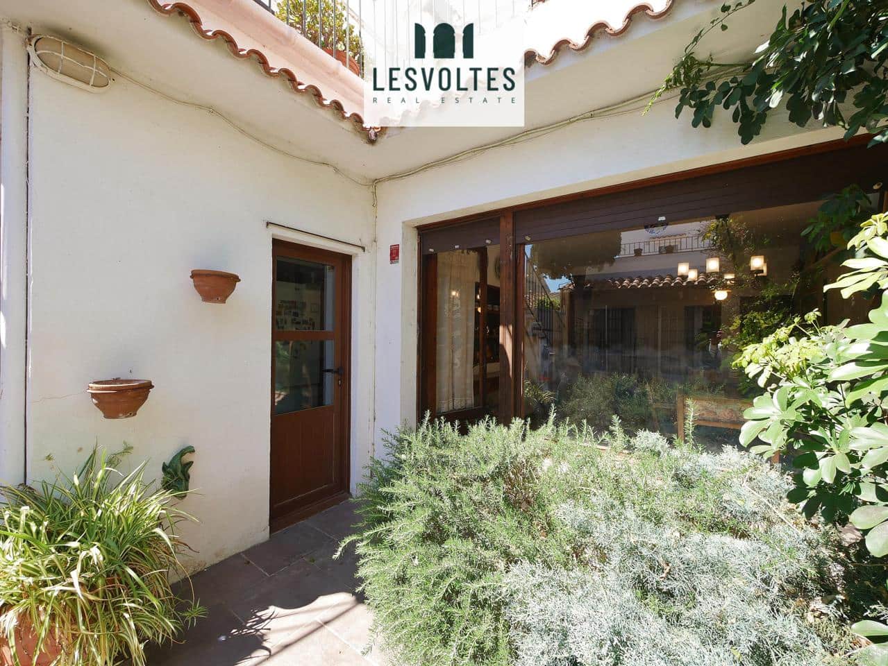 8 bedroom Villa for sale in Palafrugell with garage - € 550,000 (Ref: 10081922)
