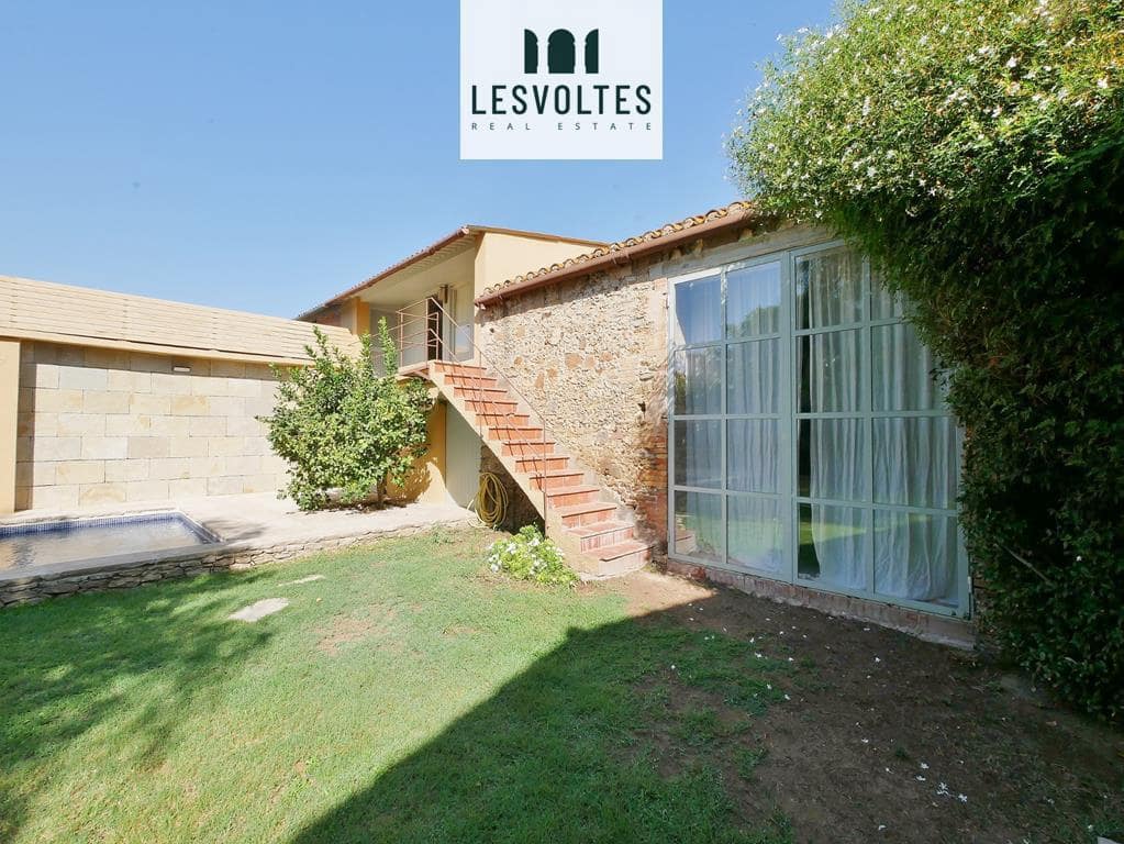 6 bedroom Villa for sale in Serra de Daro with pool garage - € 1,700,000 (Ref: 10081927)