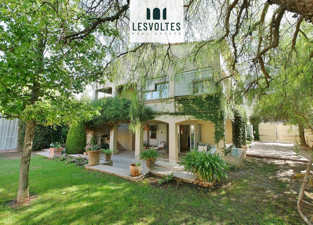 6 bedroom Villa for sale in Serra de Daro with pool garage - € 1,700,000 (Ref: 10081927)