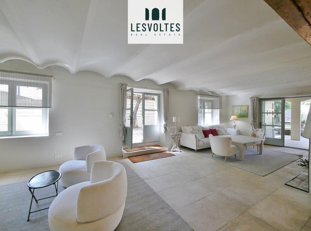6 bedroom Villa for sale in Serra de Daro with pool garage - € 1,700,000 (Ref: 10081927)