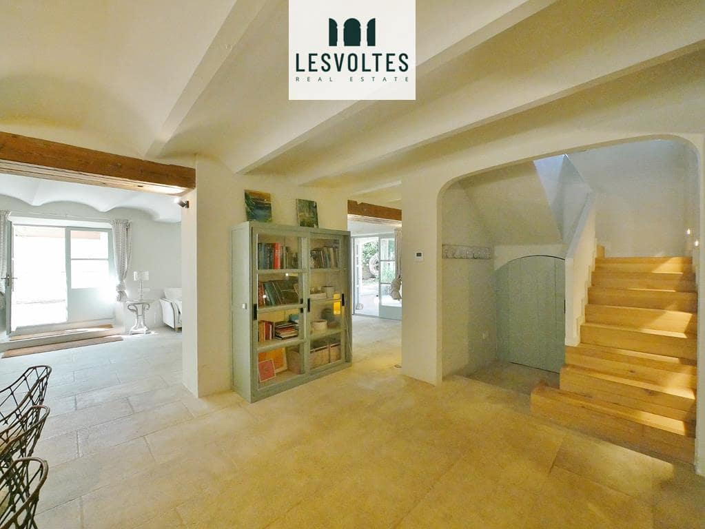 6 bedroom Villa for sale in Serra de Daro with pool garage - € 1,700,000 (Ref: 10081927)