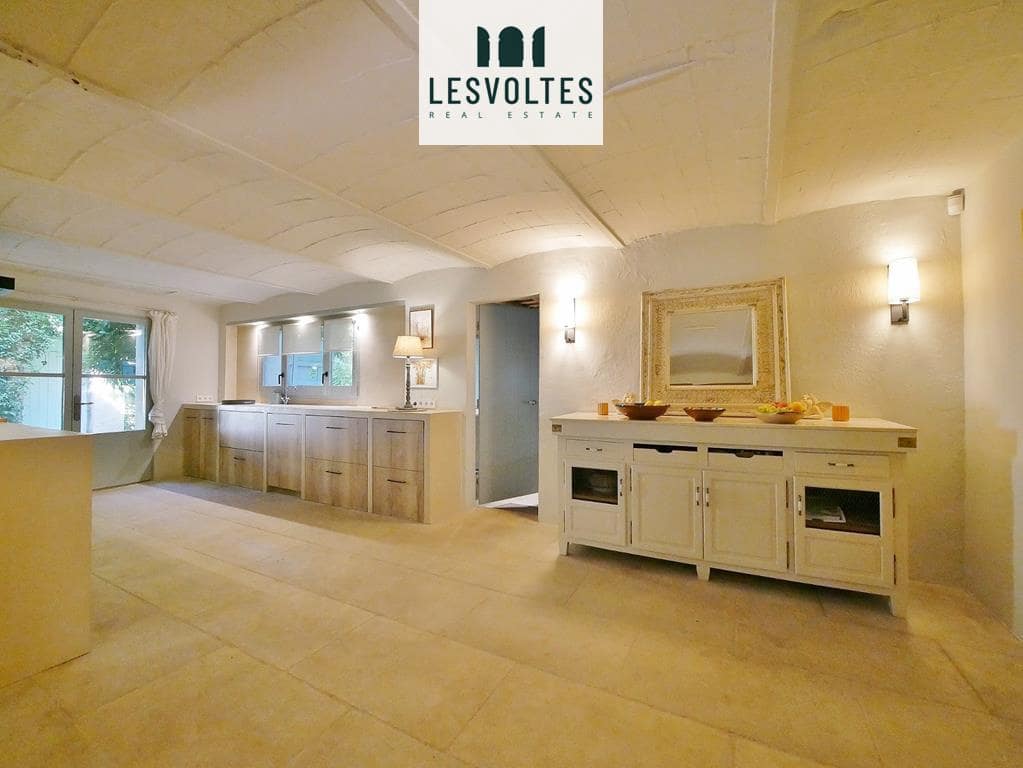 6 bedroom Villa for sale in Serra de Daro with pool garage - € 1,700,000 (Ref: 10081927)