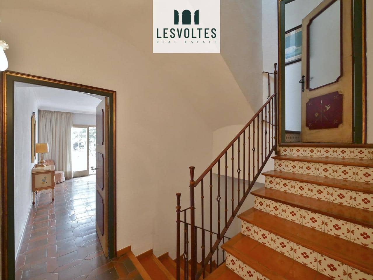 6 bedroom Villa for sale in Palafrugell - € 310,000 (Ref: 10081929)