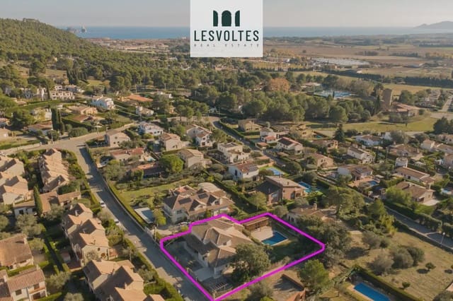 5 sovrum Villa till salu i L'Estartit, Torroella de Montgrí med pool - 1 150 000 € (Ref: 10081930)