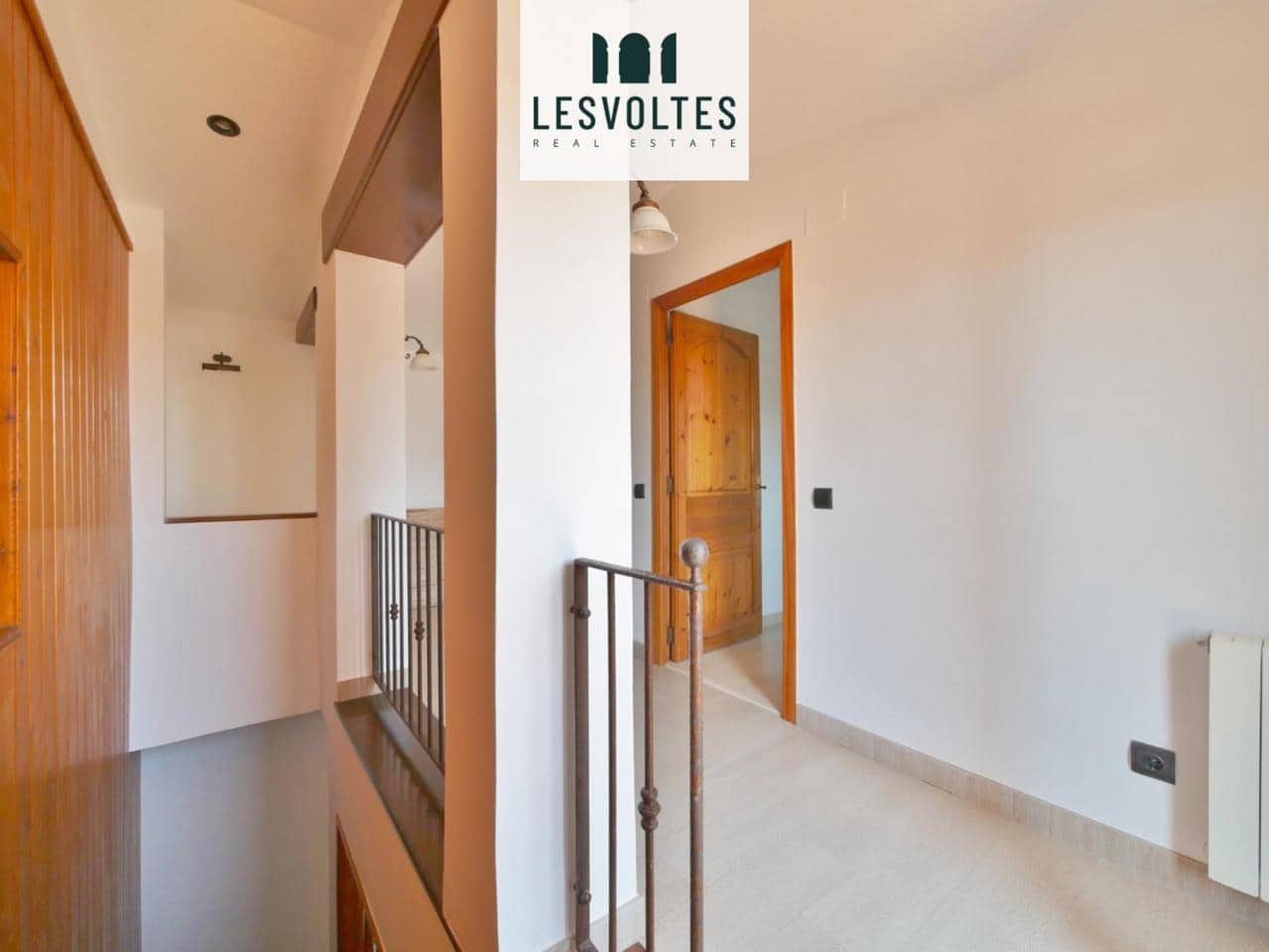 3 bedroom Villa for sale in Mont-ras with garage - € 410,000 (Ref: 10081931)