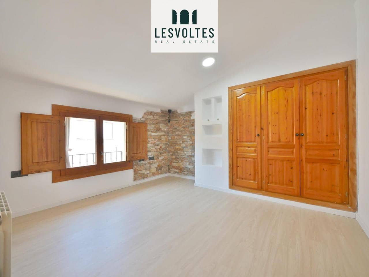 3 bedroom Villa for sale in Mont-ras with garage - € 410,000 (Ref: 10081931)