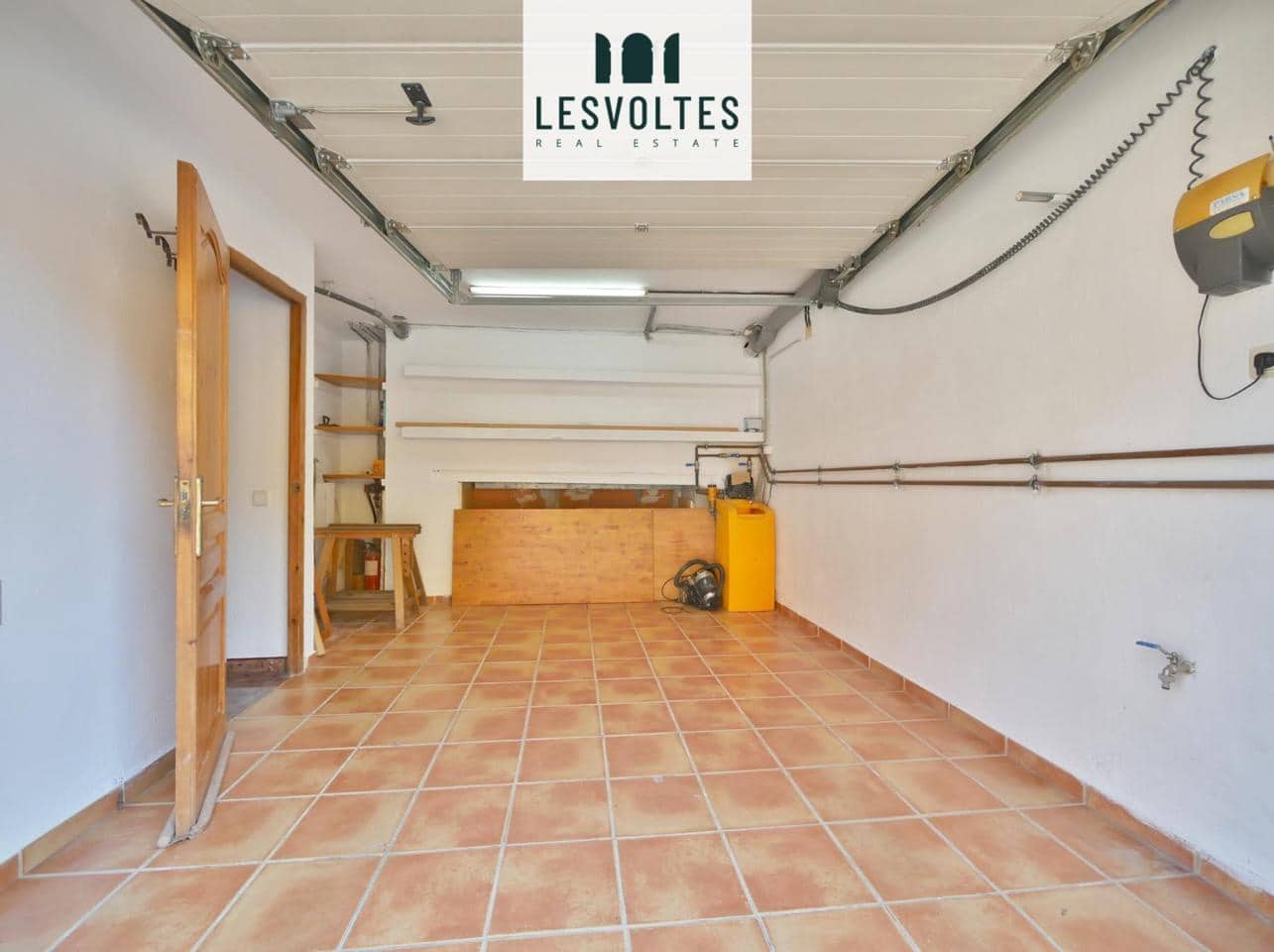 3 bedroom Villa for sale in Mont-ras with garage - € 410,000 (Ref: 10081931)