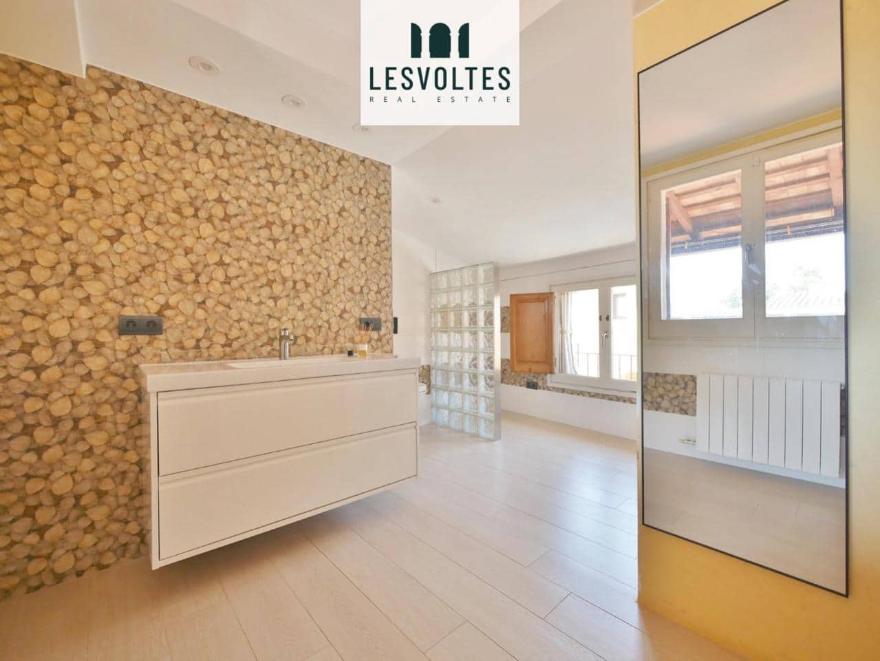 3 bedroom Villa for sale in Mont-ras with garage - € 410,000 (Ref: 10081931)