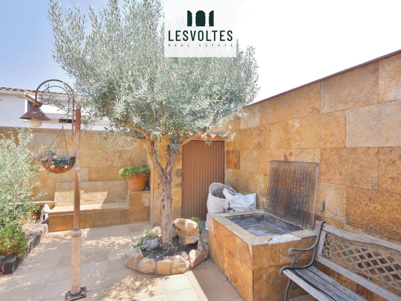 3 bedroom Villa for sale in Mont-ras with garage - € 410,000 (Ref: 10081931)