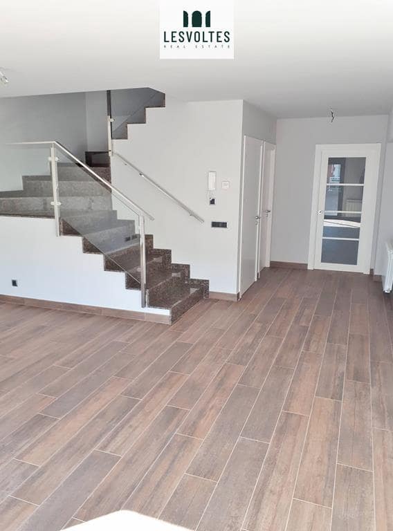 3 bedroom Villa for sale in La Bisbal d'Emporda with garage - € 350,000 (Ref: 10081933)