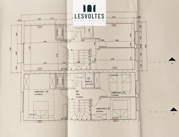 3 slaapkamer Villa te koop in La Bisbal d'Empordà met garage - € 350.000 (Ref: 10081933)
