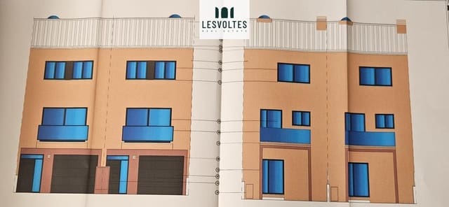 3 slaapkamer Villa te koop in La Bisbal d'Empordà met garage - € 350.000 (Ref: 10081933)