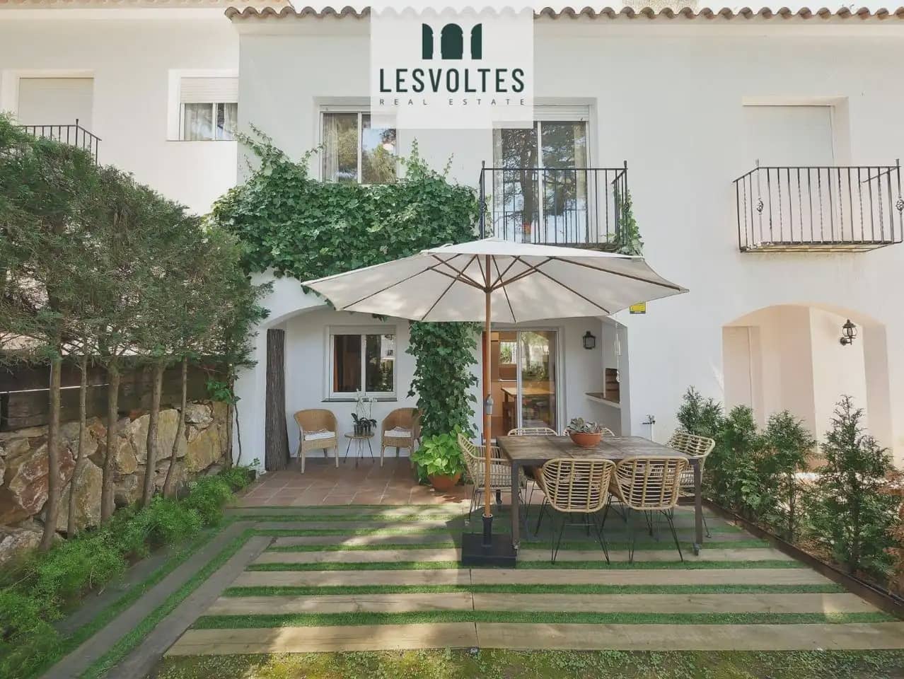 3 Zimmer Reihenhaus zu verkaufen in Pals mit Pool Garage - 650.000 € (Ref: 10081935)