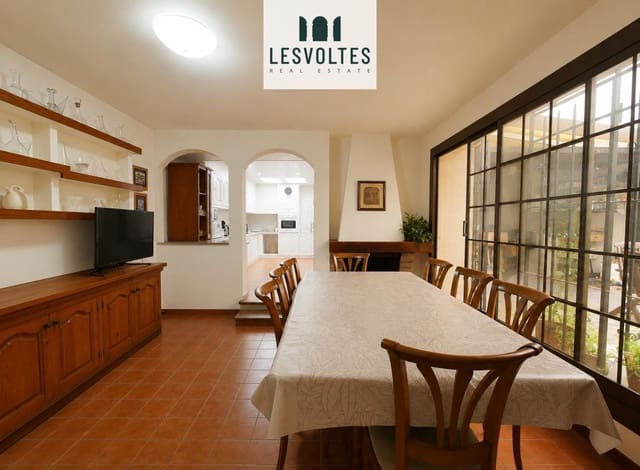 4 slaapkamer Villa te koop in Palafrugell met garage - € 325.000 (Ref: 10081938)