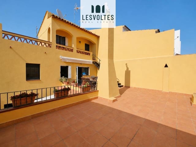 4 slaapkamer Villa te koop in Palafrugell met garage - € 325.000 (Ref: 10081938)