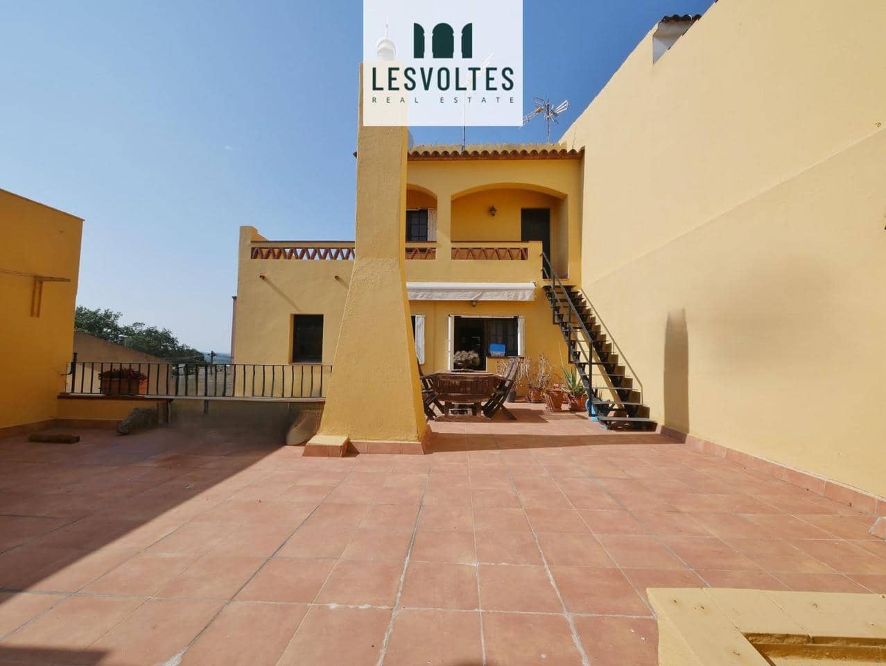 4 bedroom Villa for sale in Palafrugell with garage - € 325,000 (Ref: 10081938)