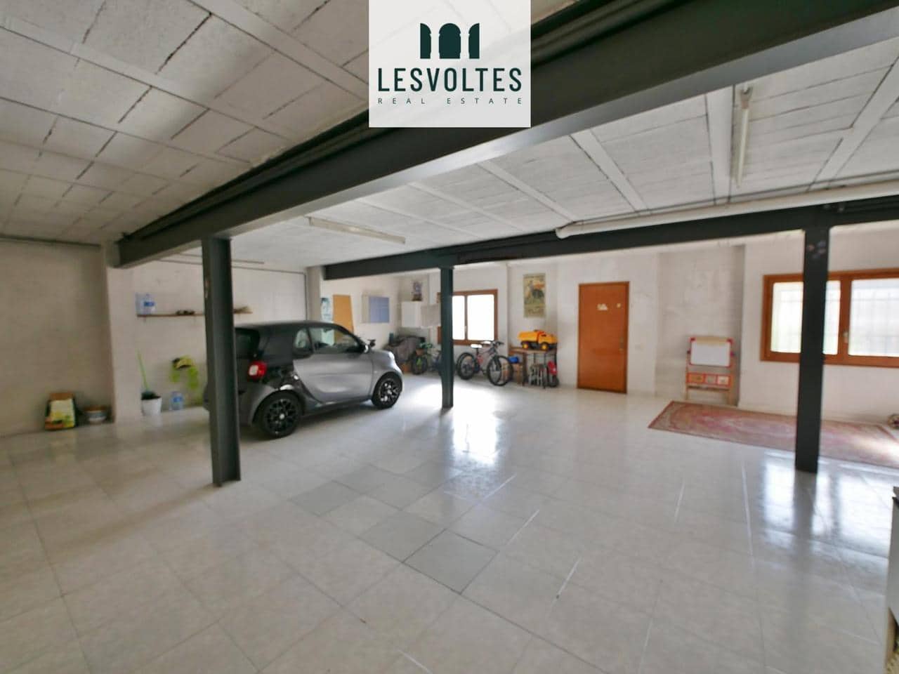 6 makuuhuone Huvila myytävänä paikassa La Bisbal d'Emporda mukana 
autotalli - 420 000 € (Ref: 10081940)
