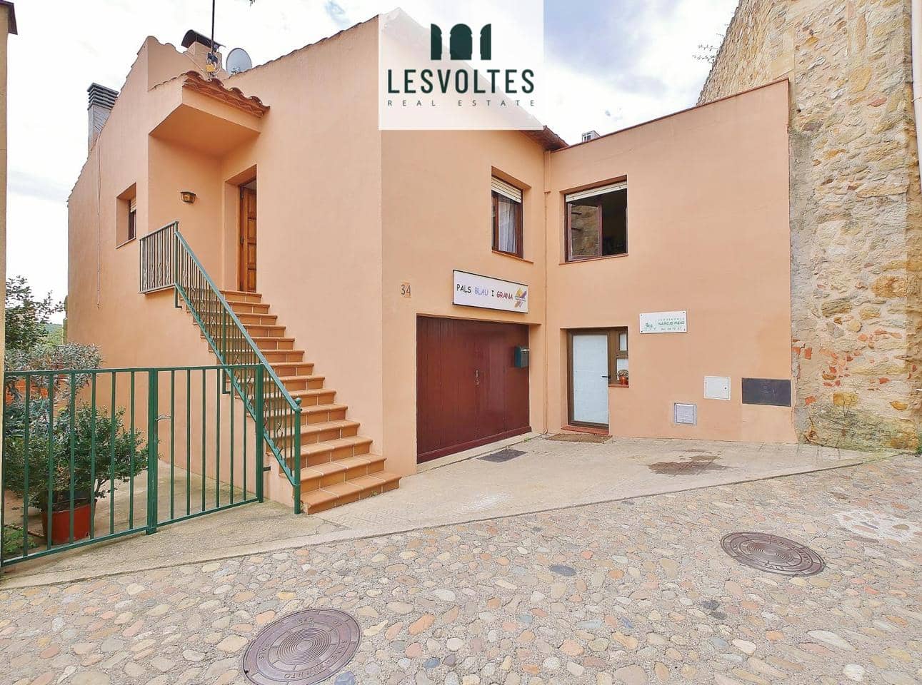 4 bedroom Villa for sale in Pals with garage - € 450,000 (Ref: 10081941)