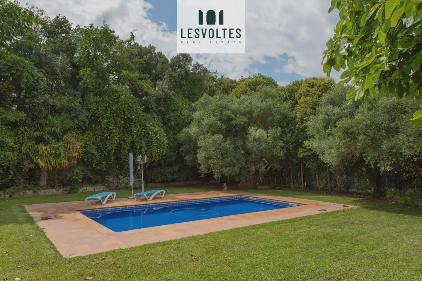 5 chambre Finca/Maison de Campagne à vendre à Juia avec piscine - 895 000 € (Ref: 10081943)