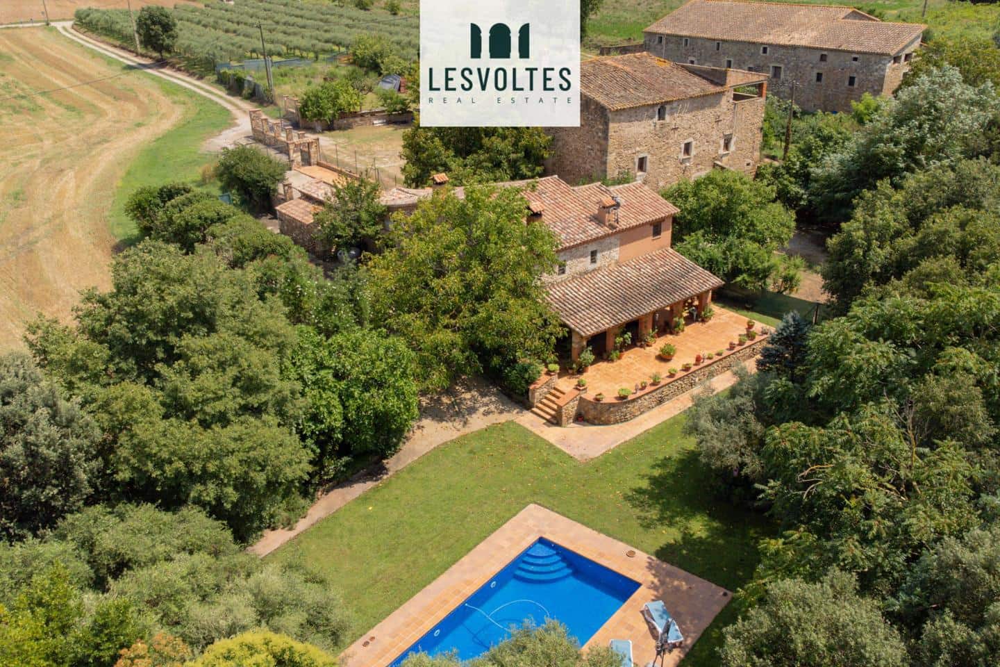 5 bedroom Villa for sale in Juia with pool - € 895,000 (Ref: 10081943)