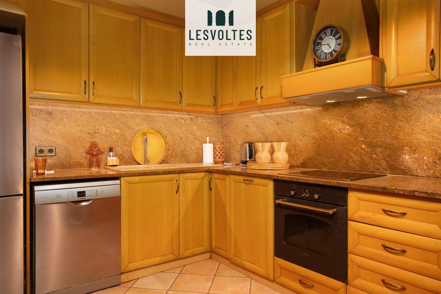 5 bedroom Villa for sale in Juia with pool - € 895,000 (Ref: 10081943)