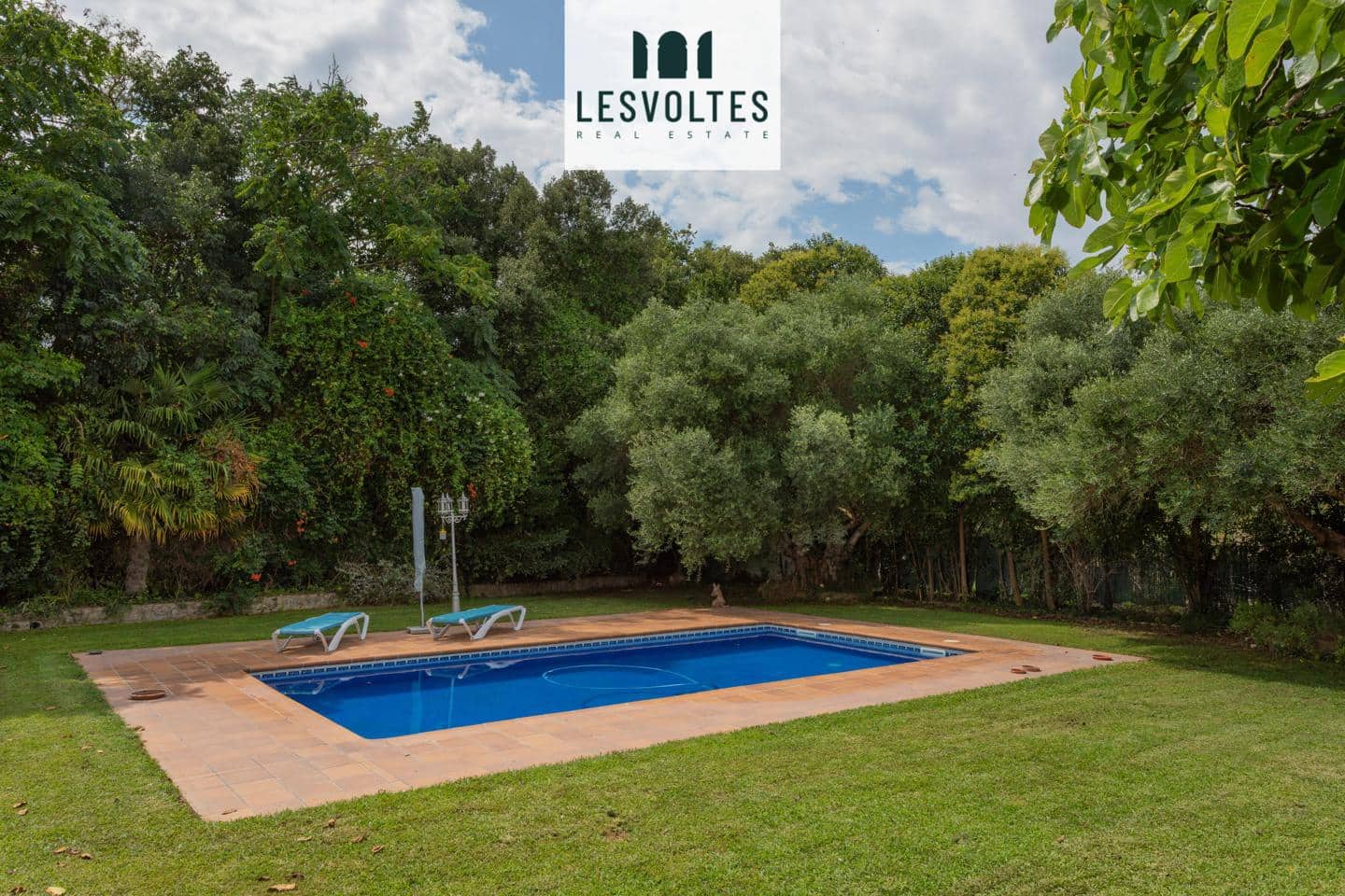 5 bedroom Villa for sale in Juia with pool - € 895,000 (Ref: 10081943)