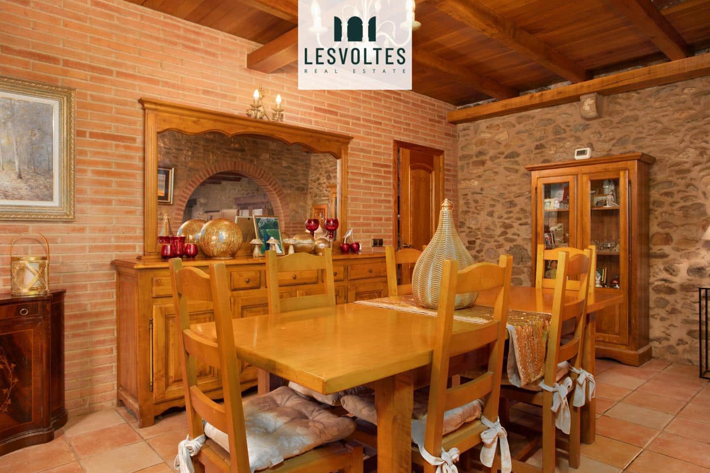 5 bedroom Villa for sale in Juia with pool - € 895,000 (Ref: 10081943)