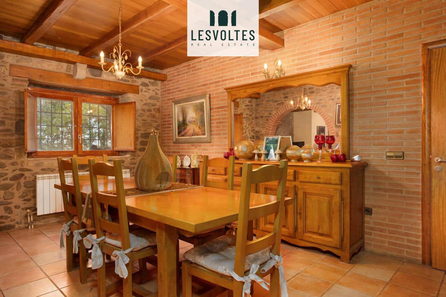5 bedroom Villa for sale in Juia with pool - € 895,000 (Ref: 10081943)