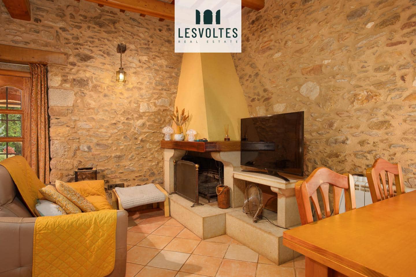 5 bedroom Villa for sale in Juia with pool - € 895,000 (Ref: 10081943)