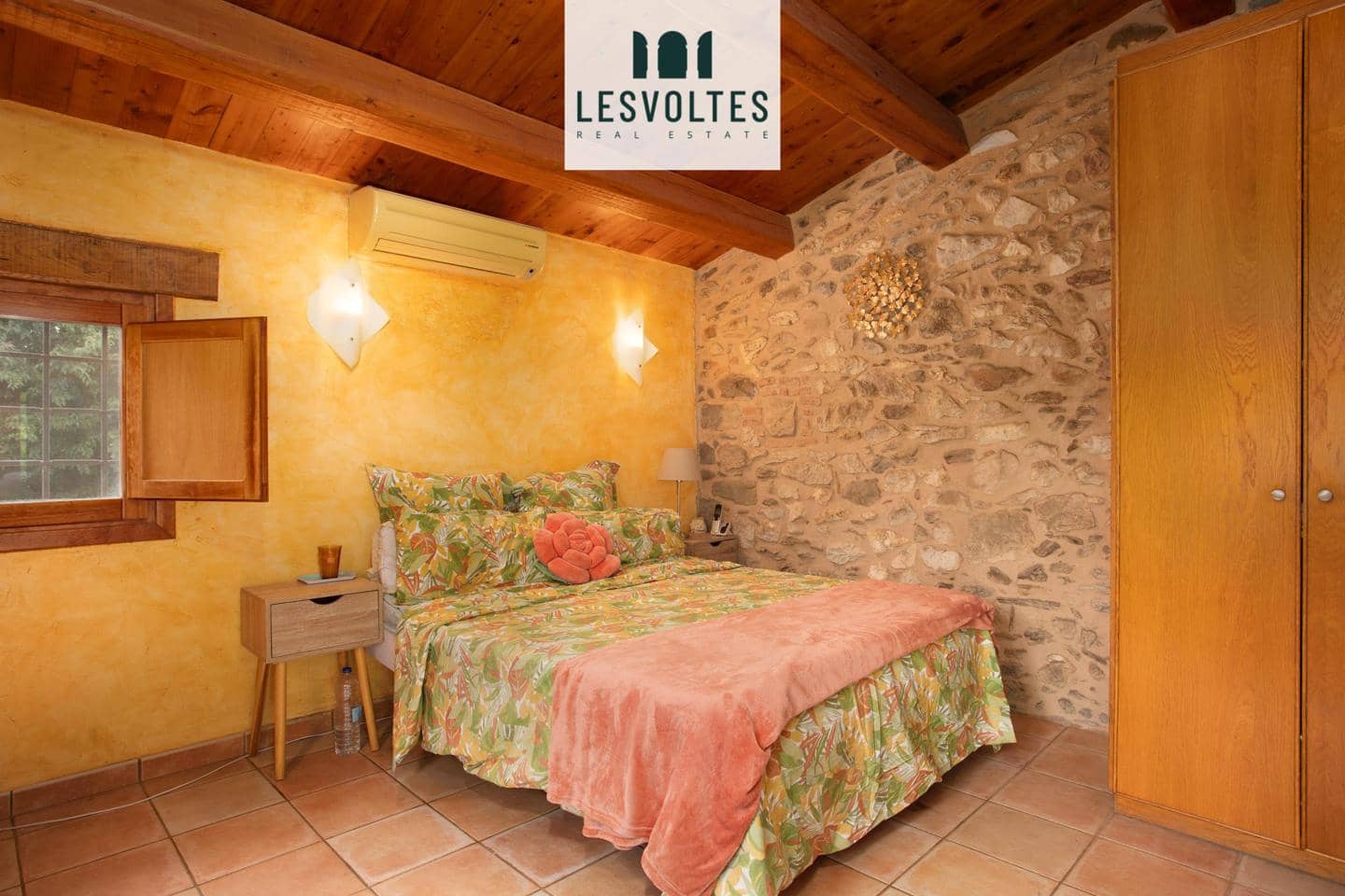 5 bedroom Villa for sale in Juia with pool - € 895,000 (Ref: 10081943)