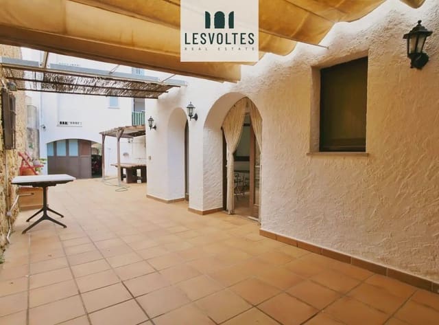 4 soverom Hus til salgs i Pals med garasje - € 485 000 (Ref: 10081944)