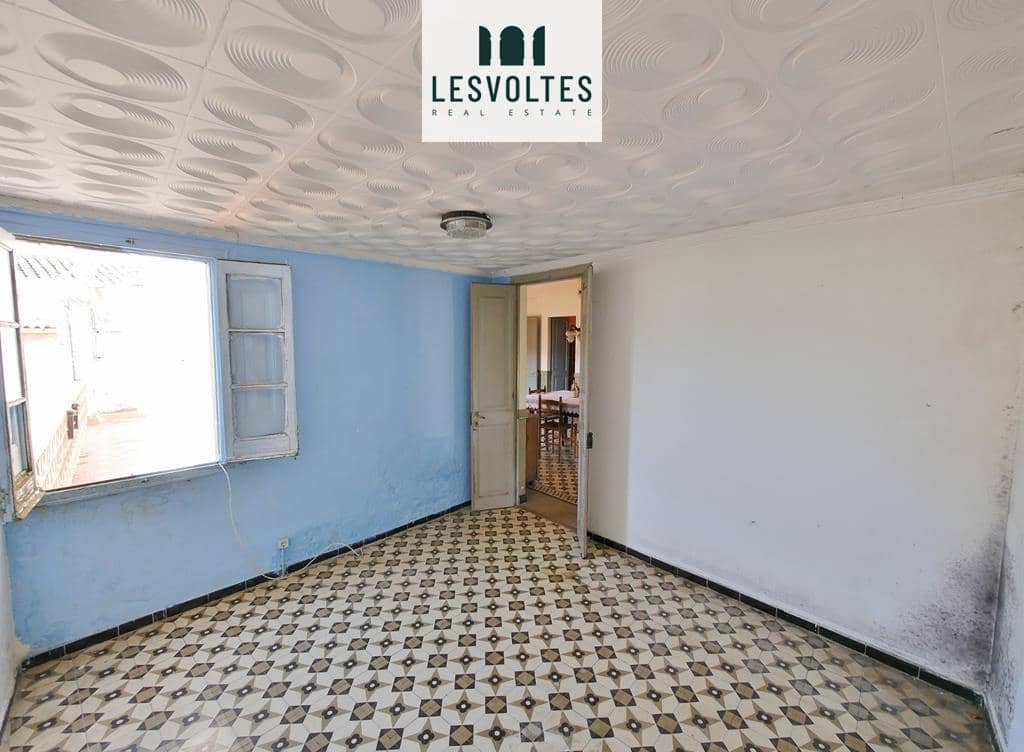 5 bedroom Villa for sale in Parlava with garage - € 595,000 (Ref: 10081952)