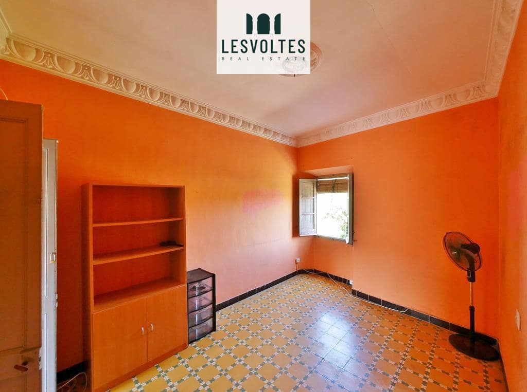 5 bedroom Villa for sale in Parlava with garage - € 595,000 (Ref: 10081952)