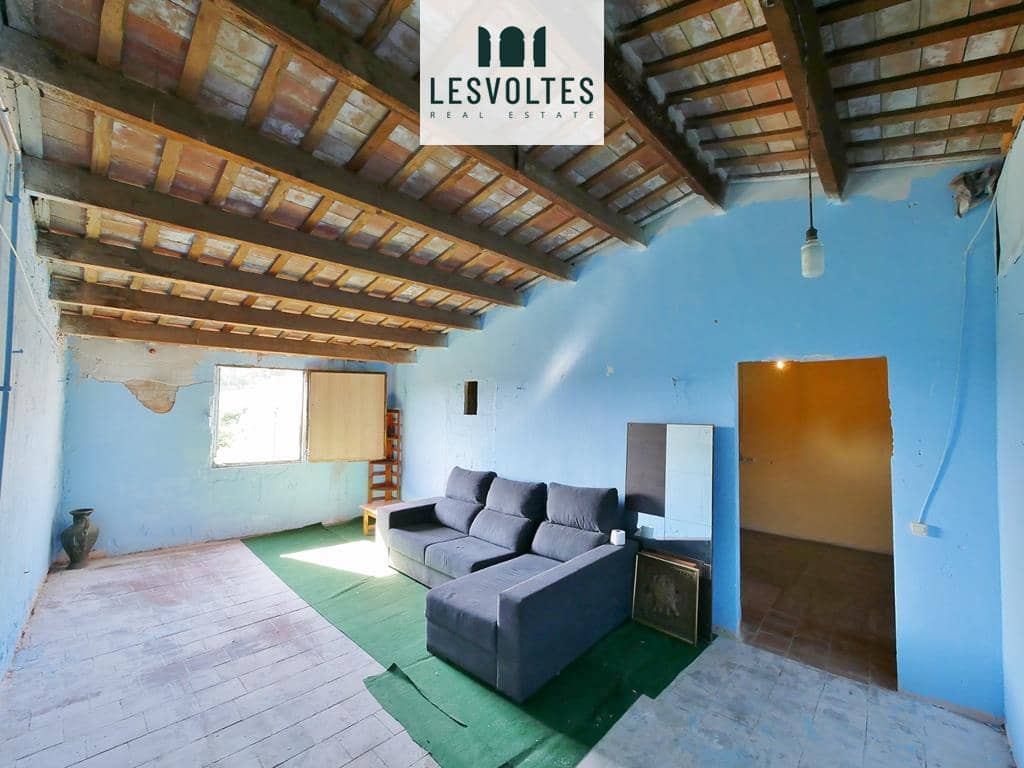 5 bedroom Villa for sale in Parlava with garage - € 595,000 (Ref: 10081952)
