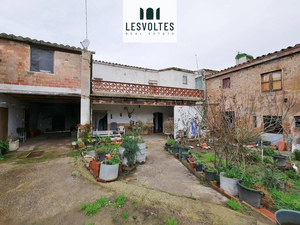 5 bedroom Villa for sale in Parlava with garage - € 595,000 (Ref: 10081952)