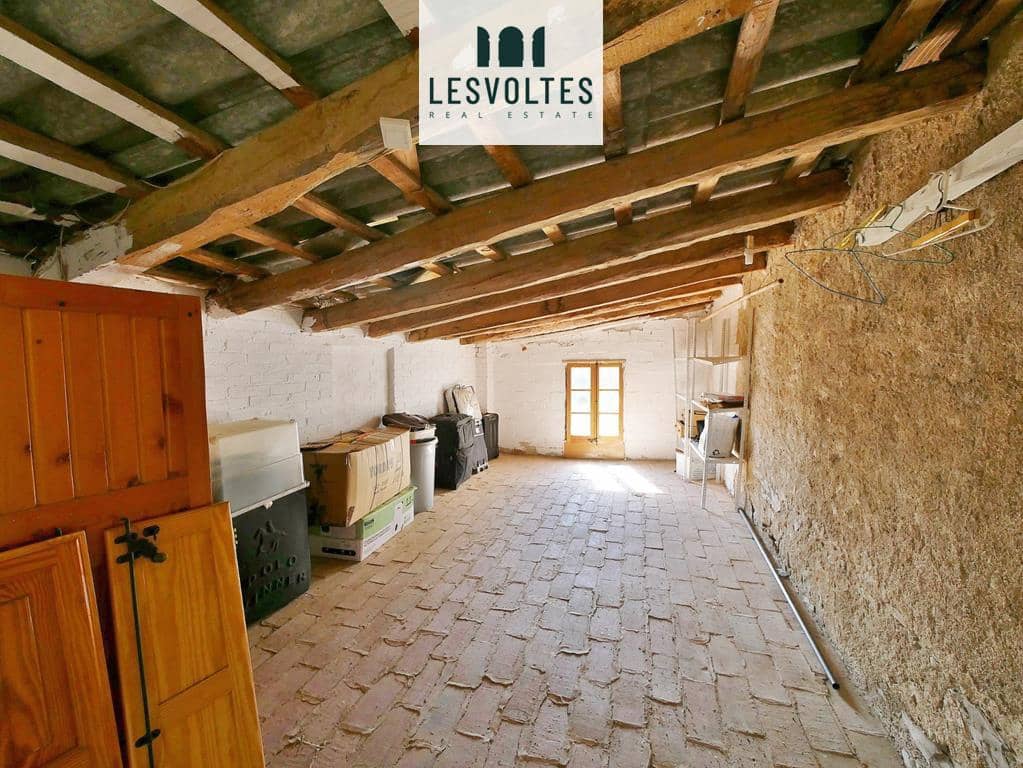 5 bedroom Villa for sale in Parlava with garage - € 595,000 (Ref: 10081952)