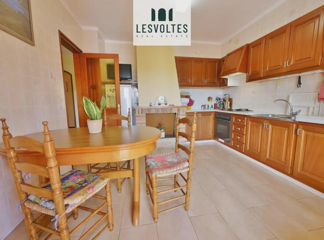 Casa de 4 habitaciones en La Bisbal d'Empordà en venta - 450.000 € (Ref: 10081954)