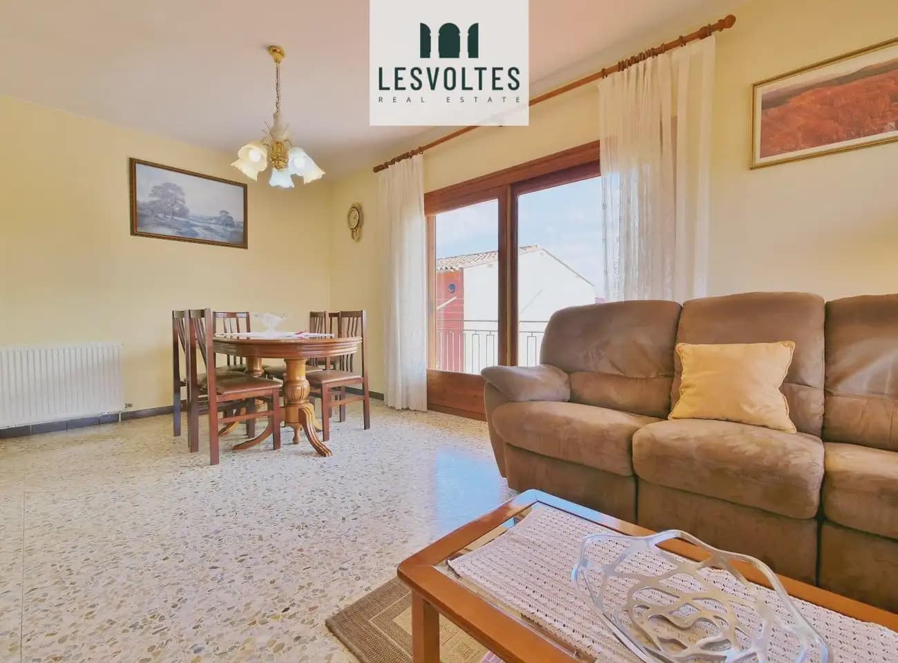 Casa de 4 habitaciones en La Bisbal d'Empordà en venta - 450.000 € (Ref: 10081954)