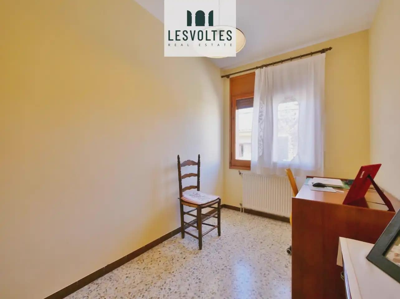 Casa de 4 habitaciones en La Bisbal d'Empordà en venta - 450.000 € (Ref: 10081954)