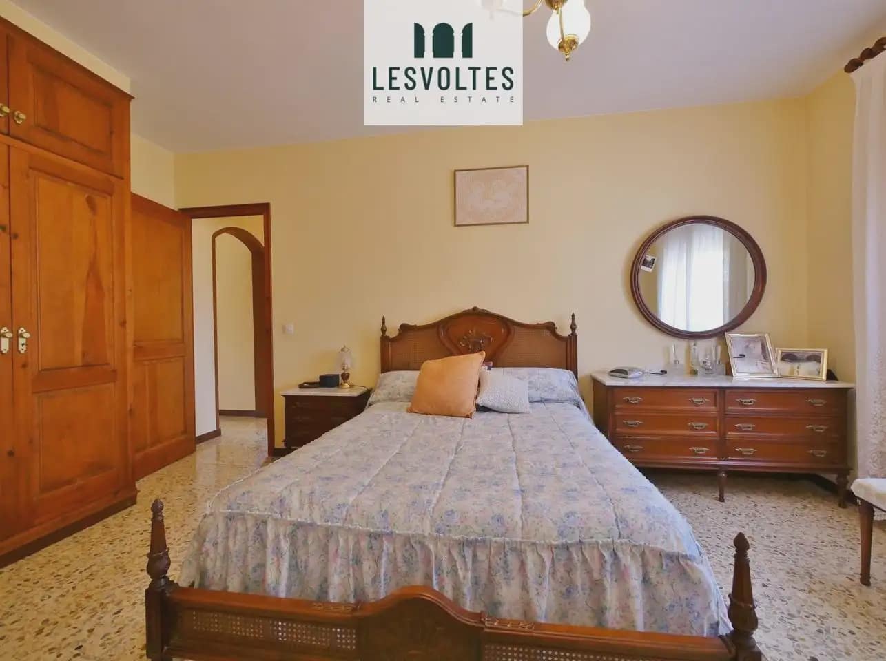 Casa de 4 habitaciones en La Bisbal d'Empordà en venta - 450.000 € (Ref: 10081954)