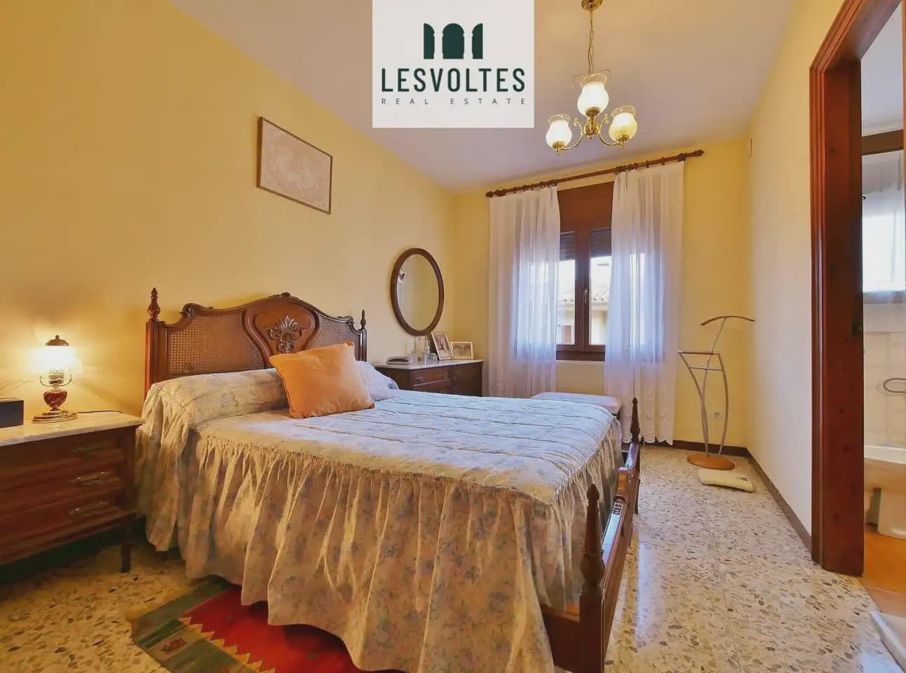 Casa de 4 habitaciones en La Bisbal d'Empordà en venta - 450.000 € (Ref: 10081954)