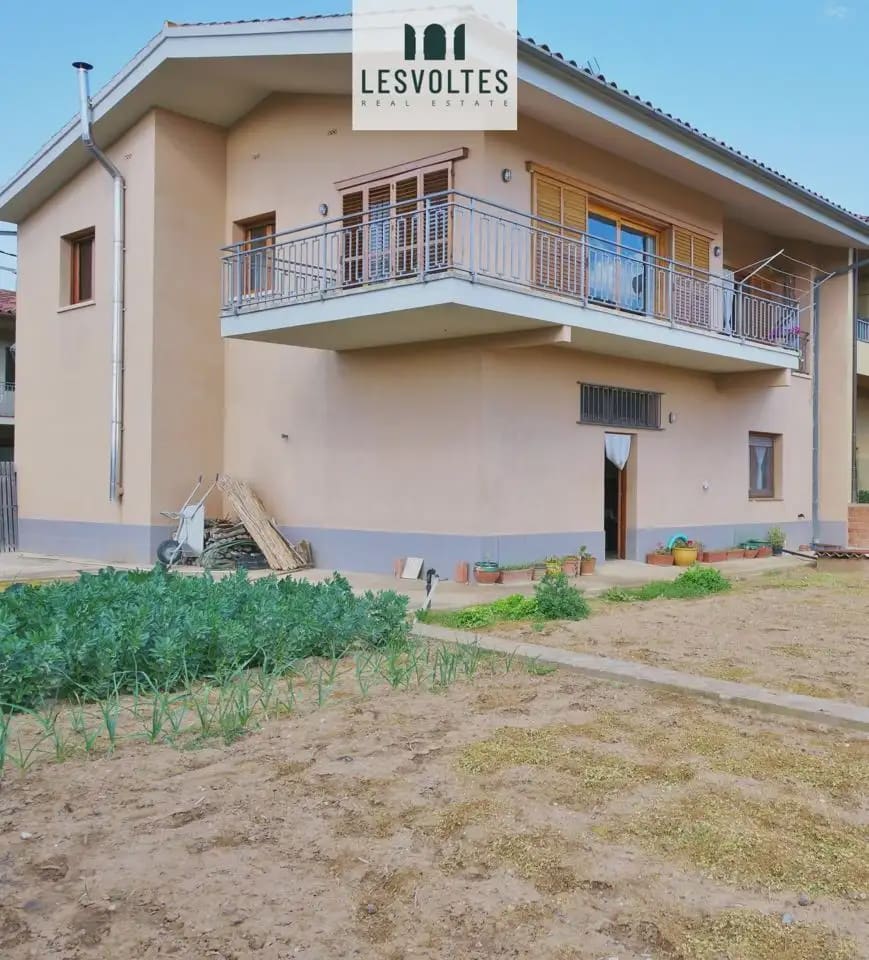 Casa de 4 habitaciones en La Bisbal d'Empordà en venta - 450.000 € (Ref: 10081954)